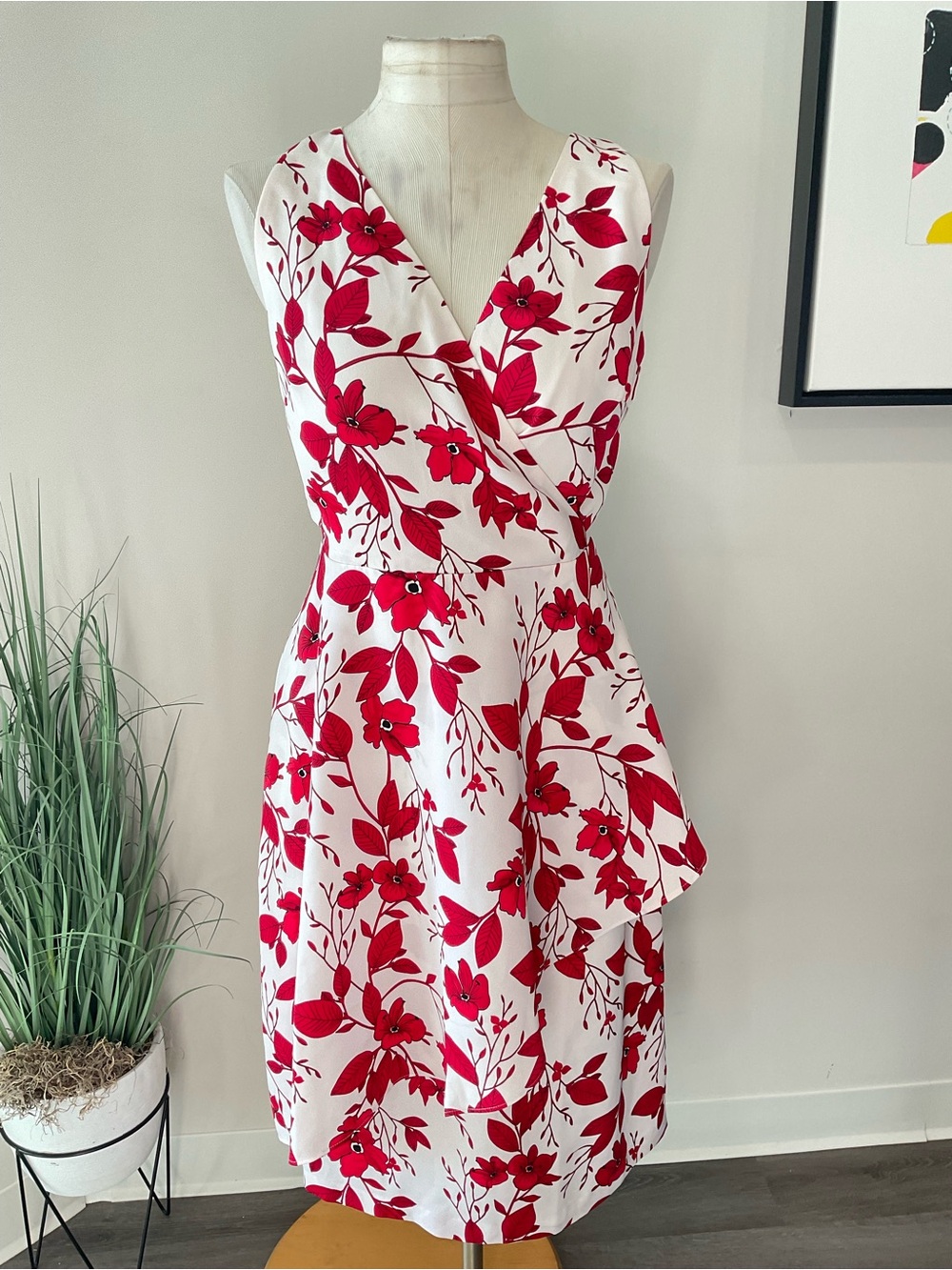 Banana Republic White & Red Floral Wrap-Style Women's Dress Size 14